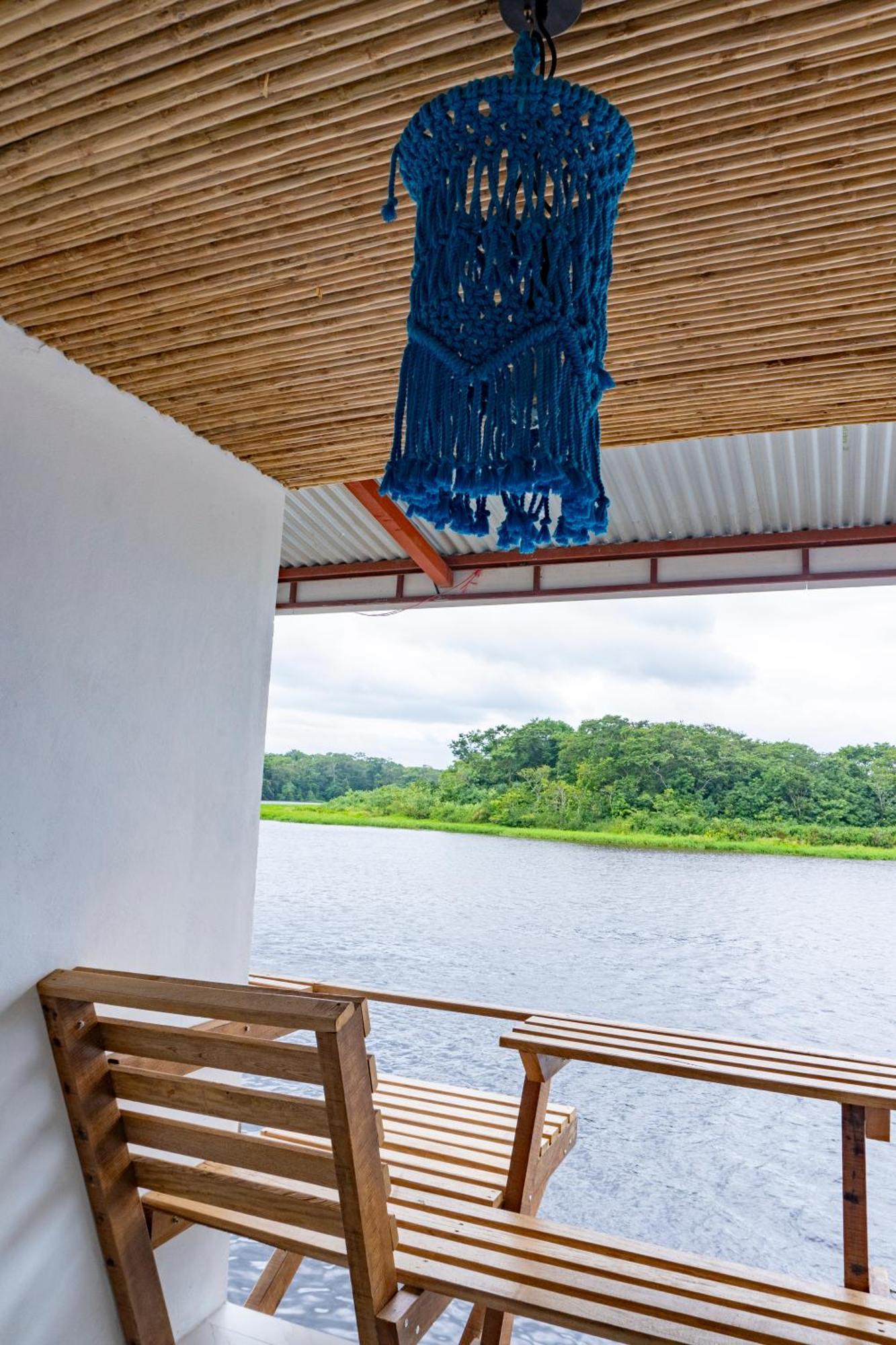 Hotel Pura Natura Riverside Тортугеро Экстерьер фото