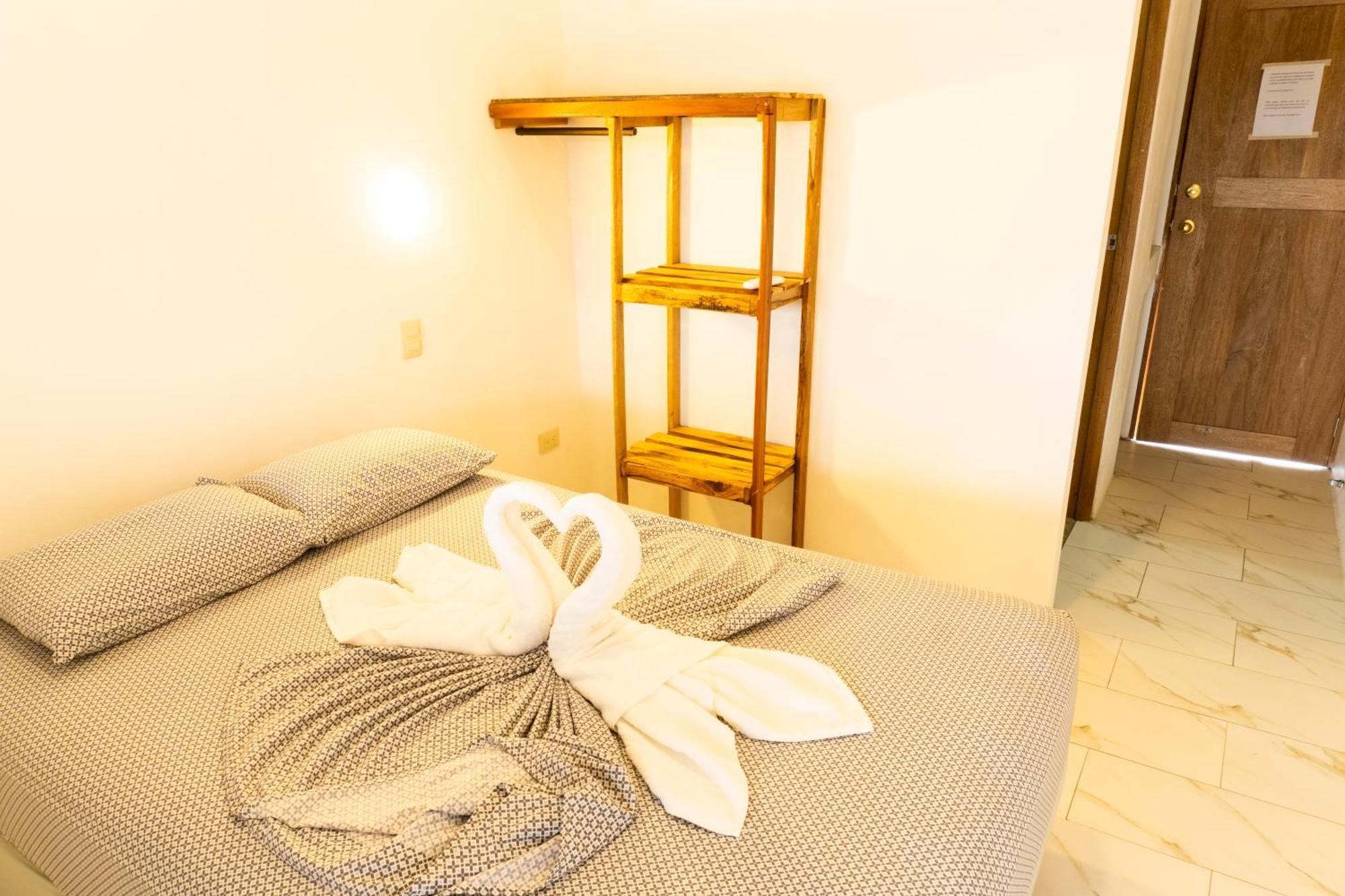 Hotel Pura Natura Riverside Тортугеро Экстерьер фото