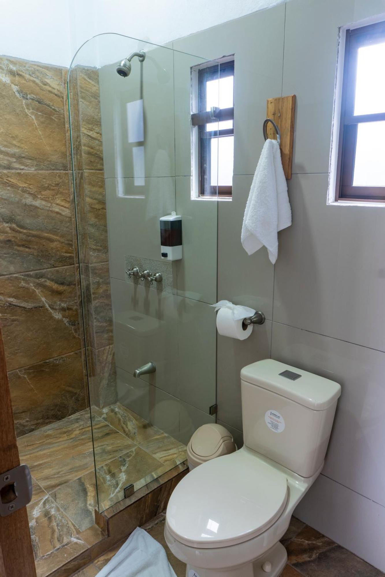 Hotel Pura Natura Riverside Тортугеро Экстерьер фото