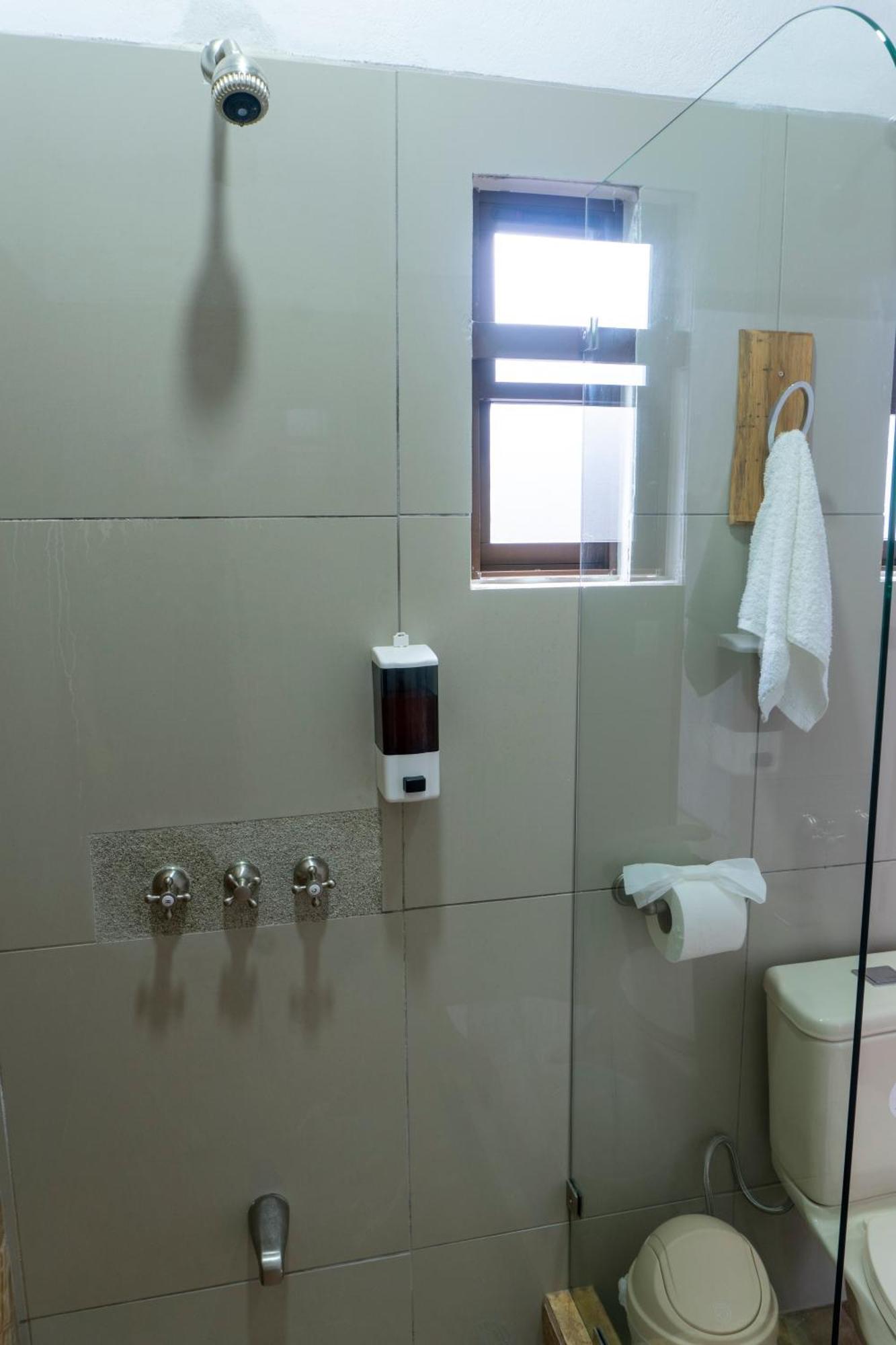 Hotel Pura Natura Riverside Тортугеро Экстерьер фото