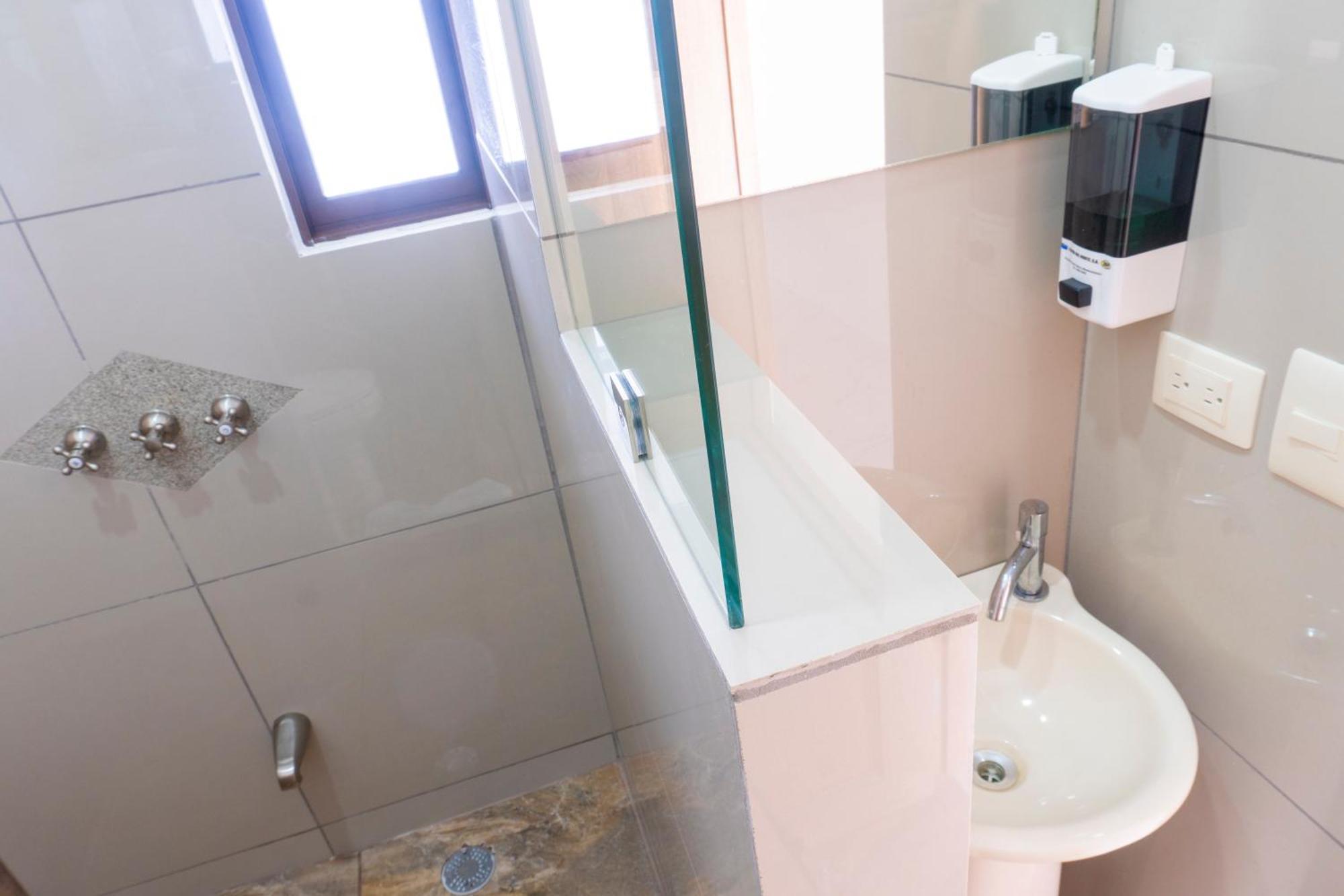 Hotel Pura Natura Riverside Тортугеро Экстерьер фото