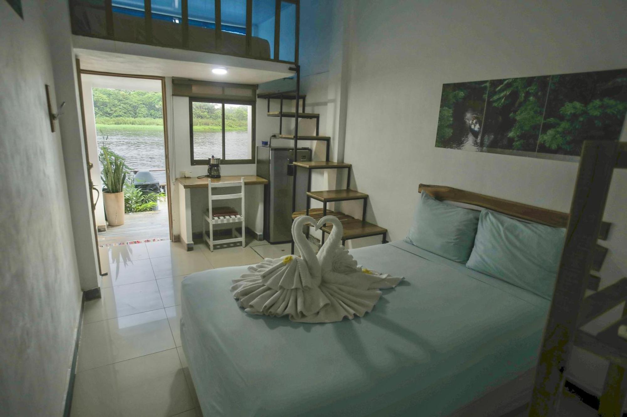 Hotel Pura Natura Riverside Тортугеро Экстерьер фото